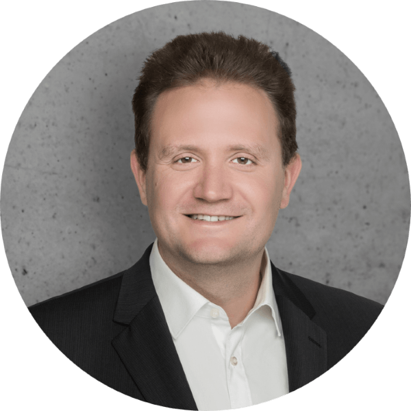 DR. TOBIAS RIEHM